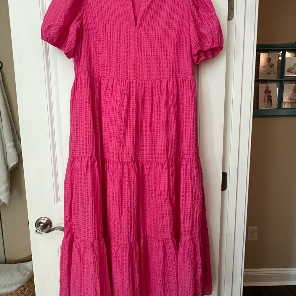 Crown & Ivy Vibrant Pink Tiered Dress